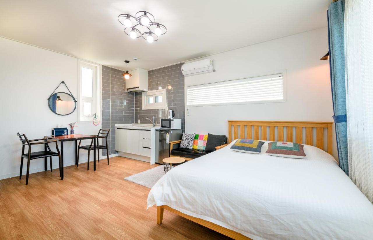 Harry And Sodam Pension Jeju Exterior foto