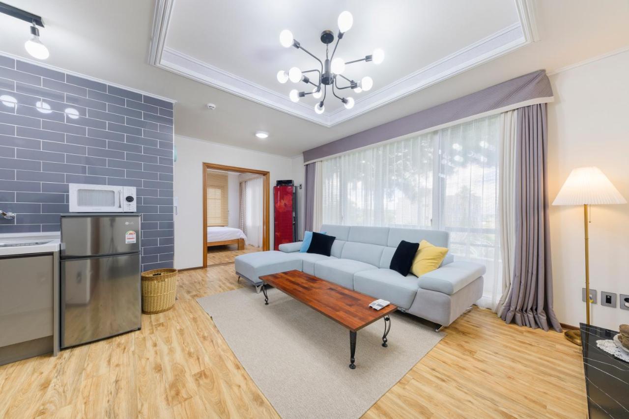 Harry And Sodam Pension Jeju Exterior foto